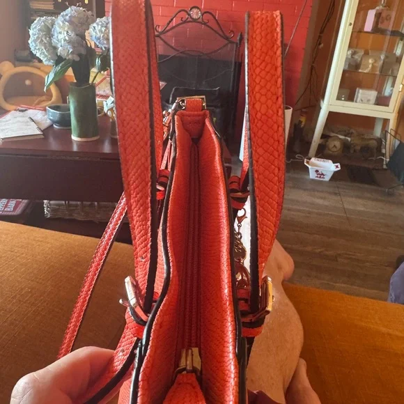 Guess Dayan Shopper Purse/crossbody. NWOT - Picture 8 of 8